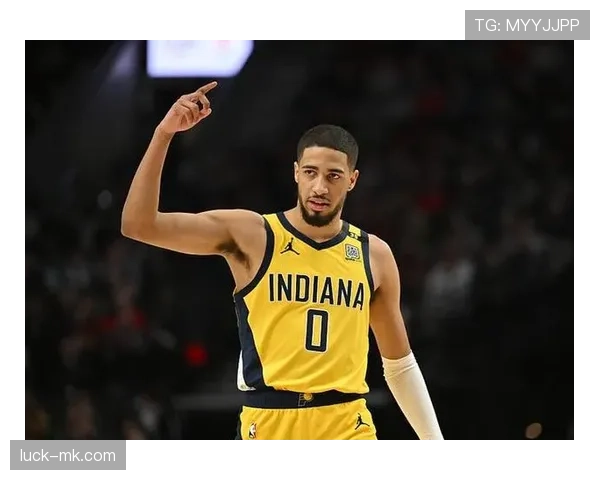 哈利伯顿无球跑动牵制防线，组织效率领跑后卫群