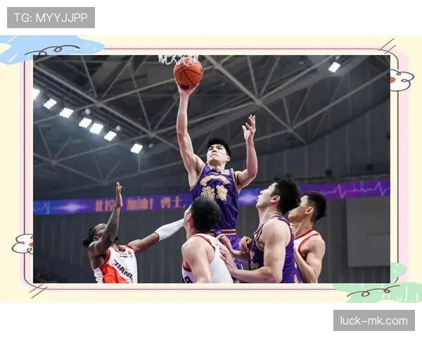 天勾背身单打主导内线效率，胜过当代空位投射