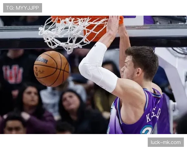 沃克·凯斯勒挡拆拉开空间提升投篮效率明显超过队友