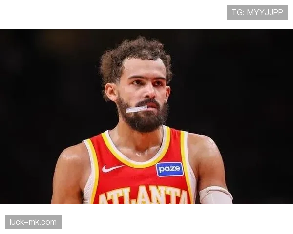 特雷·杨利用挡拆创造机会，拉开罚球线外得分差距